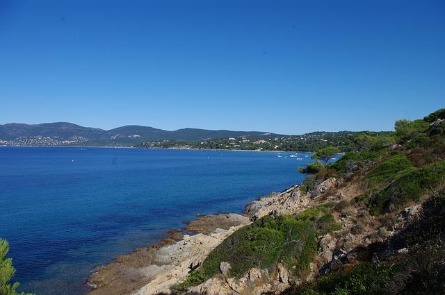 La croix Valmer/immobilier/CENTURY21 Bianchi Transactions/ plage la croix valmer sud de la france cote azur