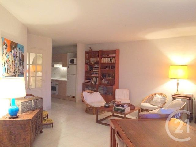 Afficher la photo en grand Appartement F5 à vendre - 5 pièces - 97.0 m2 - CAVALAIRE SUR MER - 83 - PROVENCE-ALPES-COTE-D-AZUR - Century 21 Bianchi Transactions
