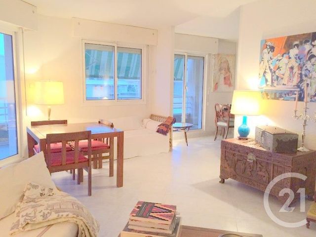 Afficher la photo en grand Appartement F5 à vendre - 5 pièces - 97.0 m2 - CAVALAIRE SUR MER - 83 - PROVENCE-ALPES-COTE-D-AZUR - Century 21 Bianchi Transactions