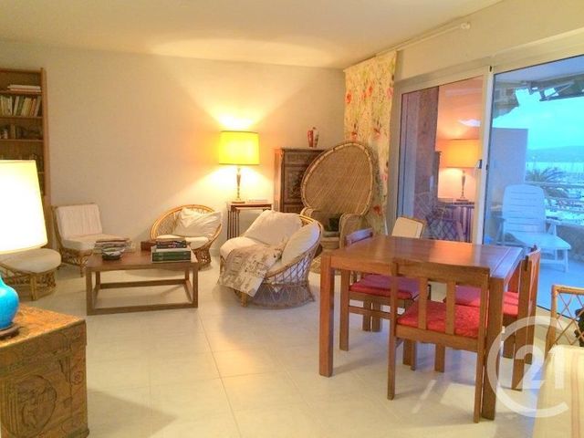 Afficher la photo en grand Appartement F5 à vendre - 5 pièces - 97.0 m2 - CAVALAIRE SUR MER - 83 - PROVENCE-ALPES-COTE-D-AZUR - Century 21 Bianchi Transactions