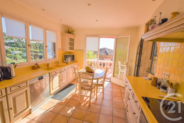 maison à vendre - 7 pièces - 250.0 m2 - CAVALAIRE SUR MER - 83 - PROVENCE-ALPES-COTE-D-AZUR - Century 21 Bianchi Transactions maison à vendre - 7 pièces - 250.0 m2 - CAVALAIRE SUR MER - 83 - PROVENCE-ALPES-COTE-D-AZUR - Century 21 Bianchi Transactions