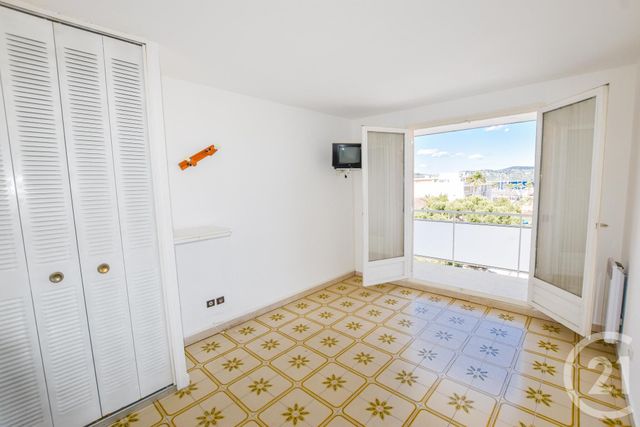 Afficher la photo en grand Studio à vendre - 1 pièce - 18.7 m2 - CAVALAIRE SUR MER - 83 - PROVENCE-ALPES-COTE-D-AZUR - Century 21 Bianchi Transactions
