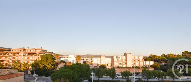Afficher la photo en grand Studio à vendre - 1 pièce - 18.7 m2 - CAVALAIRE SUR MER - 83 - PROVENCE-ALPES-COTE-D-AZUR - Century 21 Bianchi Transactions