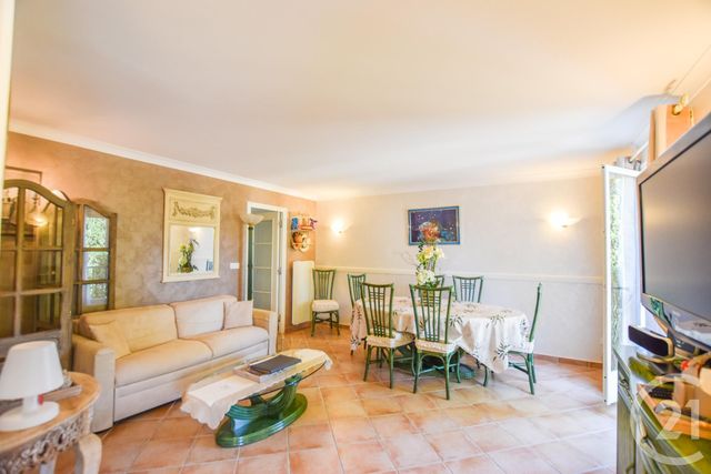 Afficher la photo en grand Appartement T2 à vendre - 2 pièces - 49.0 m2 - CAVALAIRE SUR MER - 83 - PROVENCE-ALPES-COTE-D-AZUR - Century 21 Bianchi Transactions