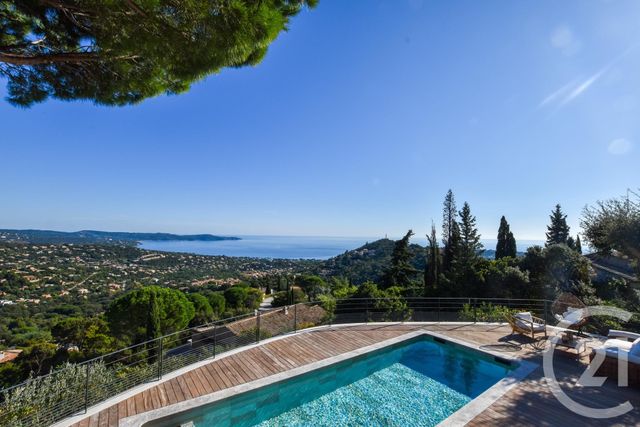 Afficher la photo en grand maison à vendre - 6 pièces - 180.0 m2 - CAVALAIRE SUR MER - 83 - PROVENCE-ALPES-COTE-D-AZUR - Century 21 Bianchi Transactions