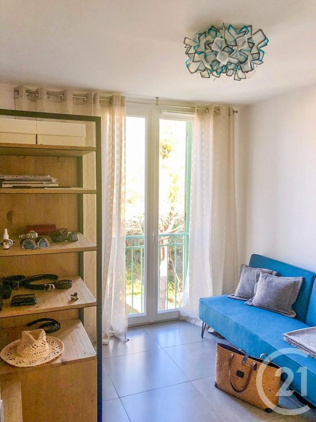 Afficher la photo en grand Appartement T3 à vendre - 3 pièces - 71.0 m2 - CAVALAIRE SUR MER - 83 - PROVENCE-ALPES-COTE-D-AZUR - Century 21 Bianchi Transactions