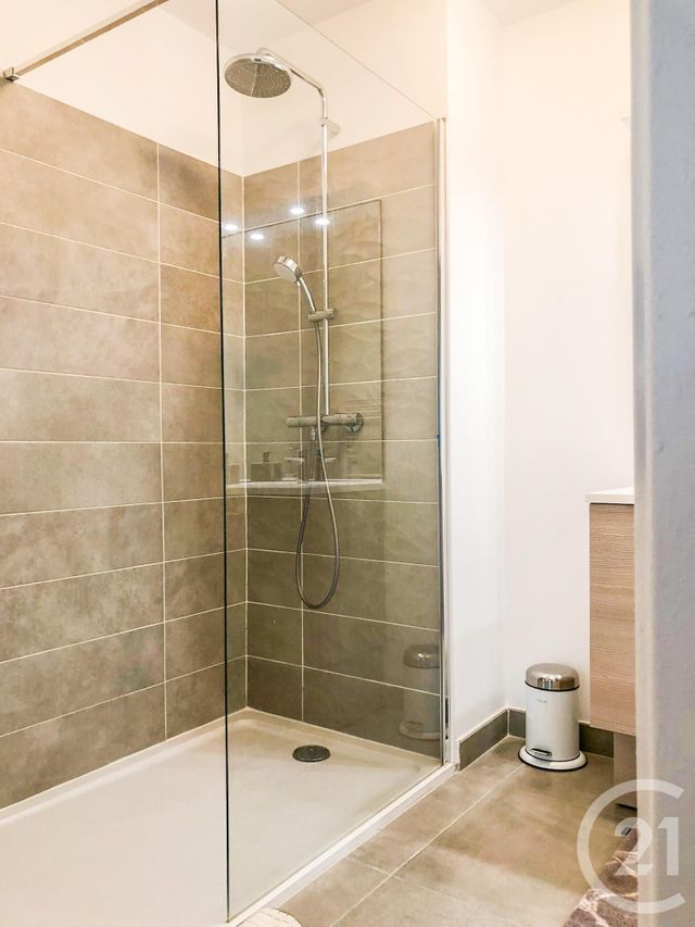 Afficher la photo en grand Appartement T3 à vendre - 3 pièces - 71.0 m2 - CAVALAIRE SUR MER - 83 - PROVENCE-ALPES-COTE-D-AZUR - Century 21 Bianchi Transactions