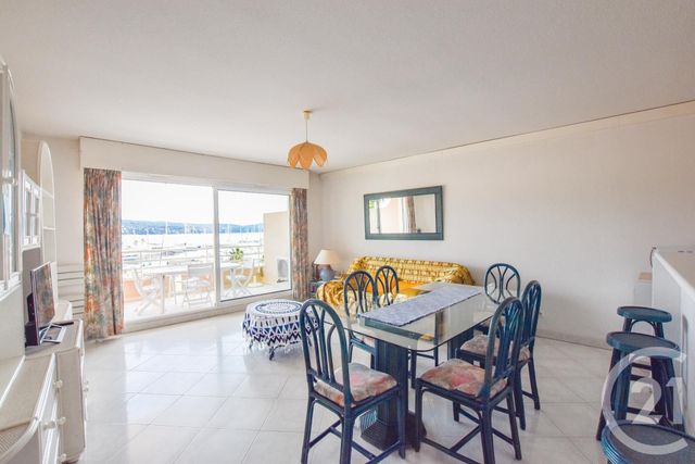 Afficher la photo en grand appartement à vendre - 3 pièces - 61.5 m2 - CAVALAIRE SUR MER - 83 - PROVENCE-ALPES-COTE-D-AZUR - Century 21 Bianchi Transactions