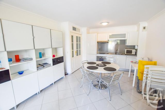 Appartement T2 à vendre - 2 pièces - 42.0 m2 - CAVALAIRE SUR MER - 83 - PROVENCE-ALPES-COTE-D-AZUR - Century 21 Bianchi Transactions Appartement T2 à vendre - 2 pièces - 42.0 m2 - CAVALAIRE SUR MER - 83 - PROVENCE-ALPES-COTE-D-AZUR - Century 21 Bianchi Transactions
