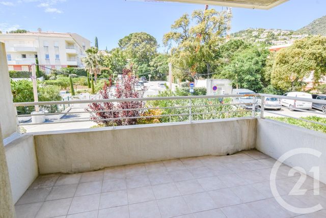 Appartement T2 à vendre - 2 pièces - 42.0 m2 - CAVALAIRE SUR MER - 83 - PROVENCE-ALPES-COTE-D-AZUR - Century 21 Bianchi Transactions Appartement T2 à vendre - 2 pièces - 42.0 m2 - CAVALAIRE SUR MER - 83 - PROVENCE-ALPES-COTE-D-AZUR - Century 21 Bianchi Transactions