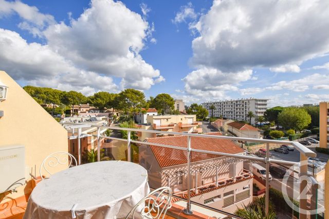Afficher la photo en grand Studio Cabine à vendre - 1 pièce - 23.5 m2 - CAVALAIRE SUR MER - 83 - PROVENCE-ALPES-COTE-D-AZUR - Century 21 Bianchi Transactions