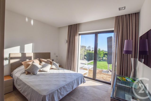 Afficher la photo en grand maison à vendre - 5 pièces - 230.0 m2 - LA CROIX VALMER - 83 - PROVENCE-ALPES-COTE-D-AZUR - Century 21 Bianchi Transactions