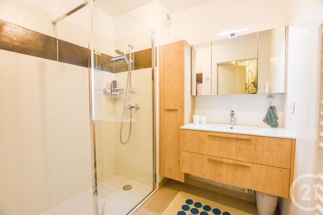 Afficher la photo en grand Appartement T3 à vendre - 3 pièces - 60.26 m2 - CAVALAIRE SUR MER - 83 - PROVENCE-ALPES-COTE-D-AZUR - Century 21 Bianchi Transactions