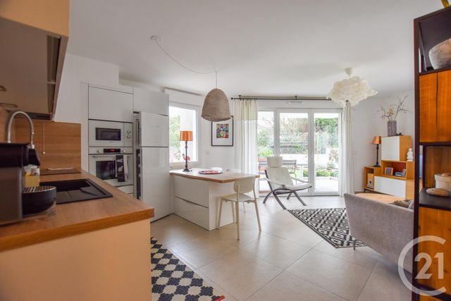 Afficher la photo en grand Appartement T3 à vendre - 3 pièces - 60.26 m2 - CAVALAIRE SUR MER - 83 - PROVENCE-ALPES-COTE-D-AZUR - Century 21 Bianchi Transactions