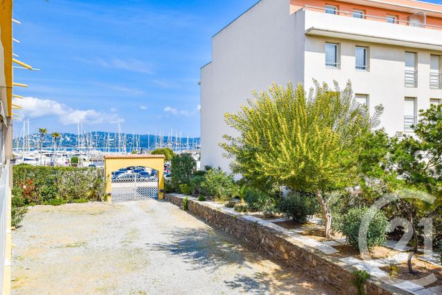 Afficher la photo en grand Appartement T3 à vendre - 3 pièces - 57.0 m2 - CAVALAIRE SUR MER - 83 - PROVENCE-ALPES-COTE-D-AZUR - Century 21 Bianchi Transactions