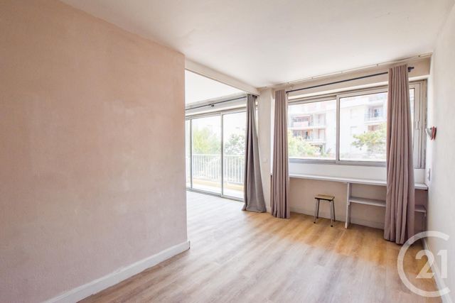 Afficher la photo en grand Appartement T3 à vendre - 3 pièces - 57.0 m2 - CAVALAIRE SUR MER - 83 - PROVENCE-ALPES-COTE-D-AZUR - Century 21 Bianchi Transactions