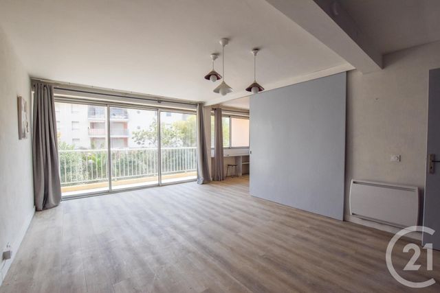 Afficher la photo en grand Appartement T3 à vendre - 3 pièces - 57.0 m2 - CAVALAIRE SUR MER - 83 - PROVENCE-ALPES-COTE-D-AZUR - Century 21 Bianchi Transactions