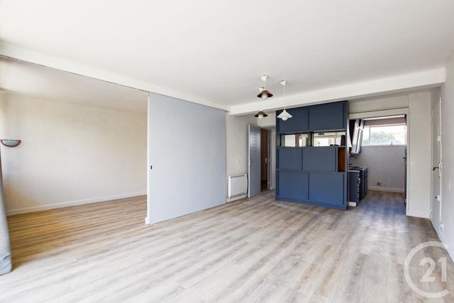 Afficher la photo en grand Appartement T3 à vendre - 3 pièces - 57.0 m2 - CAVALAIRE SUR MER - 83 - PROVENCE-ALPES-COTE-D-AZUR - Century 21 Bianchi Transactions