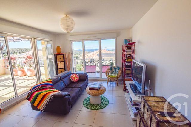 Afficher la photo en grand Appartement T3 à vendre - 3 pièces - 57.0 m2 - LA CROIX VALMER - 83 - PROVENCE-ALPES-COTE-D-AZUR - Century 21 Bianchi Transactions