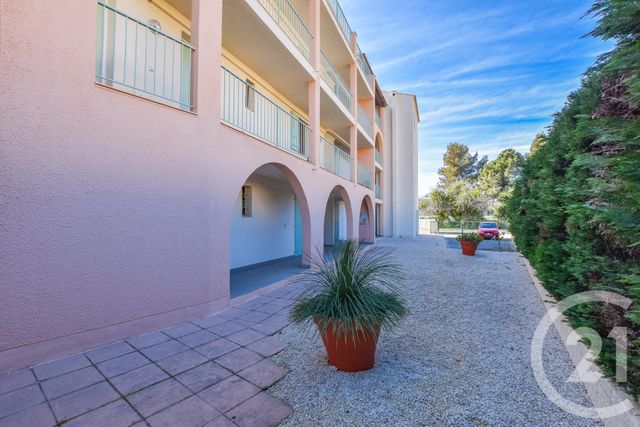 Afficher la photo en grand appartement à vendre - 3 pièces - 37.0 m2 - CAVALAIRE SUR MER - 83 - PROVENCE-ALPES-COTE-D-AZUR - Century 21 Bianchi Transactions