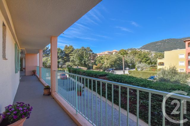 Afficher la photo en grand appartement à vendre - 3 pièces - 37.0 m2 - CAVALAIRE SUR MER - 83 - PROVENCE-ALPES-COTE-D-AZUR - Century 21 Bianchi Transactions