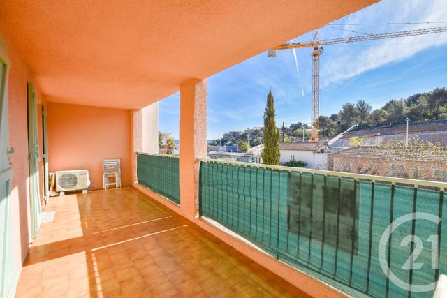 Afficher la photo en grand appartement à vendre - 3 pièces - 37.0 m2 - CAVALAIRE SUR MER - 83 - PROVENCE-ALPES-COTE-D-AZUR - Century 21 Bianchi Transactions