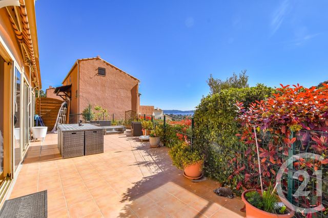 Afficher la photo en grand Appartement T3 à vendre - 3 pièces - 57.0 m2 - CAVALAIRE SUR MER - 83 - PROVENCE-ALPES-COTE-D-AZUR - Century 21 Bianchi Transactions