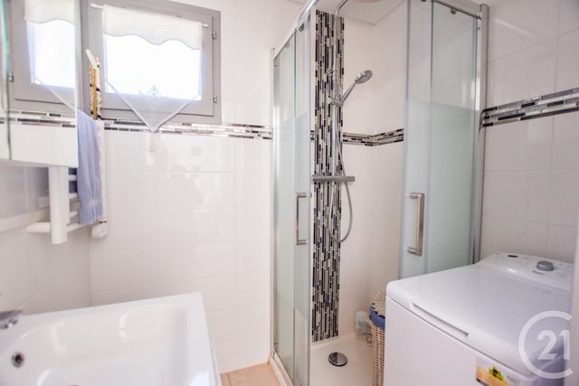 Afficher la photo en grand Appartement T3 à vendre - 3 pièces - 57.0 m2 - CAVALAIRE SUR MER - 83 - PROVENCE-ALPES-COTE-D-AZUR - Century 21 Bianchi Transactions