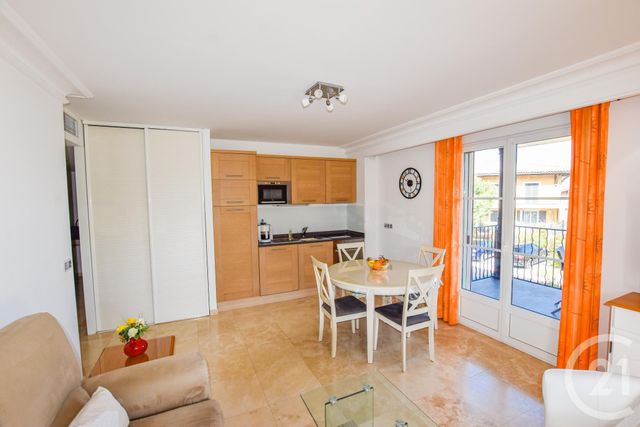 Afficher la photo en grand Appartement F3 à vendre - 3 pièces - 52.0 m2 - LA CROIX VALMER - 83 - PROVENCE-ALPES-COTE-D-AZUR - Century 21 Bianchi Transactions