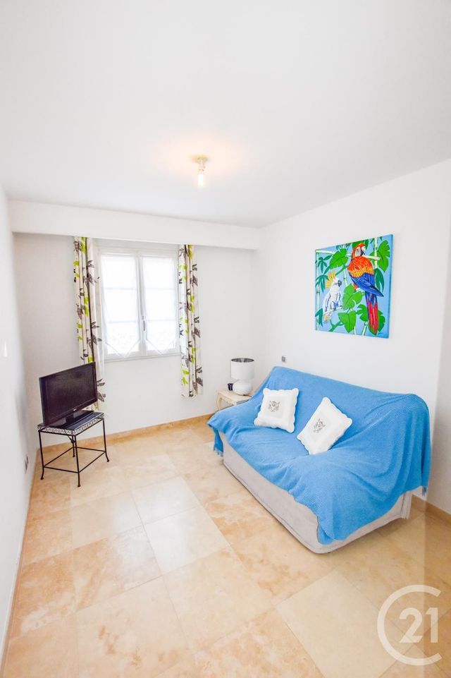 Afficher la photo en grand Appartement F3 à vendre - 3 pièces - 52.0 m2 - LA CROIX VALMER - 83 - PROVENCE-ALPES-COTE-D-AZUR - Century 21 Bianchi Transactions