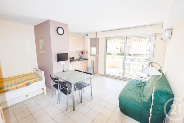 Afficher la photo en grand Appartement T2 à vendre - 2 pièces - 38.0 m2 - CAVALAIRE SUR MER - 83 - PROVENCE-ALPES-COTE-D-AZUR - Century 21 Bianchi Transactions
