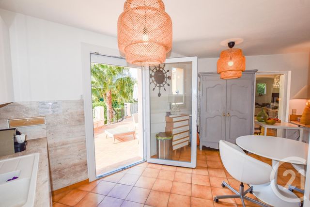 Afficher la photo en grand maison à vendre - 6 pièces - 229.0 m2 - LA CROIX VALMER - 83 - PROVENCE-ALPES-COTE-D-AZUR - Century 21 Bianchi Transactions