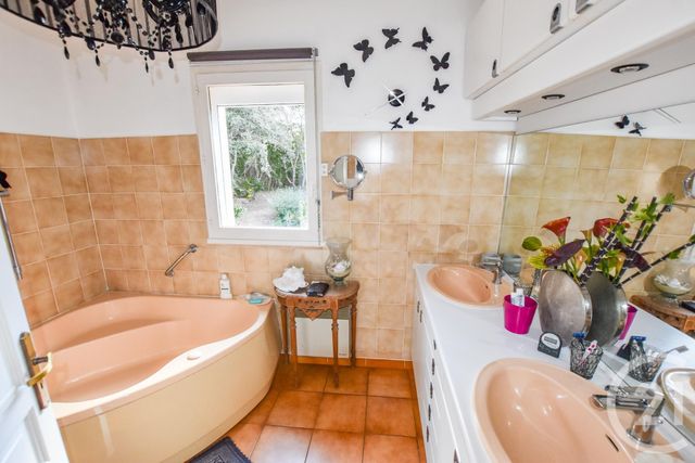 Afficher la photo en grand maison à vendre - 6 pièces - 229.0 m2 - LA CROIX VALMER - 83 - PROVENCE-ALPES-COTE-D-AZUR - Century 21 Bianchi Transactions