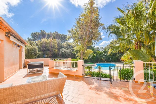 Afficher la photo en grand maison à vendre - 6 pièces - 229.0 m2 - LA CROIX VALMER - 83 - PROVENCE-ALPES-COTE-D-AZUR - Century 21 Bianchi Transactions