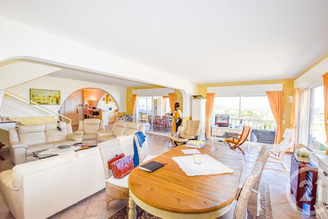 maison à vendre - 6 pièces - 190.0 m2 - CAVALAIRE SUR MER - 83 - PROVENCE-ALPES-COTE-D-AZUR - Century 21 Bianchi Transactions maison à vendre - 6 pièces - 190.0 m2 - CAVALAIRE SUR MER - 83 - PROVENCE-ALPES-COTE-D-AZUR - Century 21 Bianchi Transactions