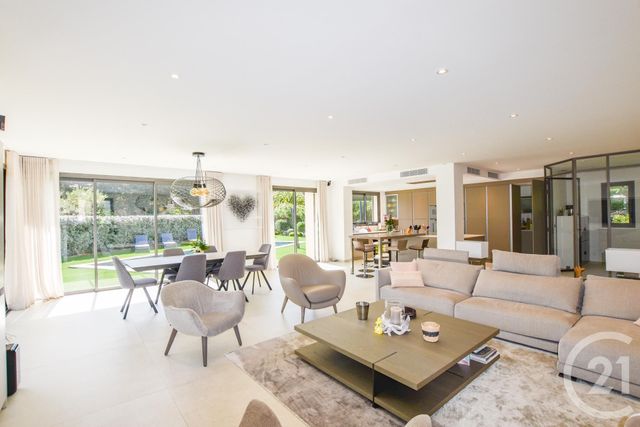 maison à vendre - 6 pièces - 300.0 m2 - LA CROIX VALMER - 83 - PROVENCE-ALPES-COTE-D-AZUR - Century 21 Bianchi Transactions maison à vendre - 6 pièces - 300.0 m2 - LA CROIX VALMER - 83 - PROVENCE-ALPES-COTE-D-AZUR - Century 21 Bianchi Transactions