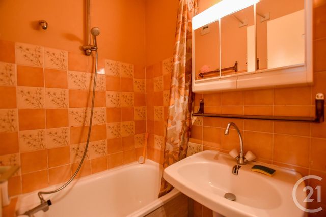 Studio Cabine à vendre - 1 pièce - 23.0 m2 - CAVALAIRE SUR MER - 83 - PROVENCE-ALPES-COTE-D-AZUR - Century 21 Bianchi Transactions Studio Cabine à vendre - 1 pièce - 23.0 m2 - CAVALAIRE SUR MER - 83 - PROVENCE-ALPES-COTE-D-AZUR - Century 21 Bianchi Transactions