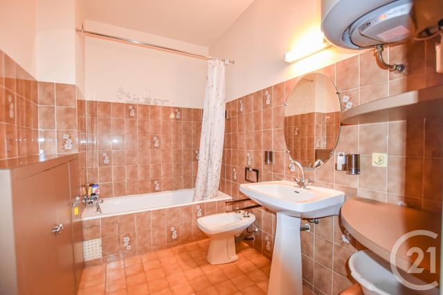 Afficher la photo en grand Appartement T3 à vendre - 3 pièces - 56.0 m2 - CAVALAIRE SUR MER - 83 - PROVENCE-ALPES-COTE-D-AZUR - Century 21 Bianchi Transactions