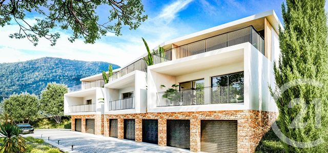 Afficher la photo en grand Appartement T4 à vendre - 4 pièces - 138.0 m2 - LE LAVANDOU - 83 - PROVENCE-ALPES-COTE-D-AZUR - Century 21 Bianchi Transactions