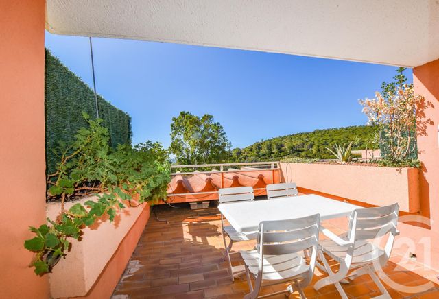 Afficher la photo en grand Appartement T2 à vendre - 2 pièces - 28.0 m2 - CAVALAIRE SUR MER - 83 - PROVENCE-ALPES-COTE-D-AZUR - Century 21 Bianchi Transactions