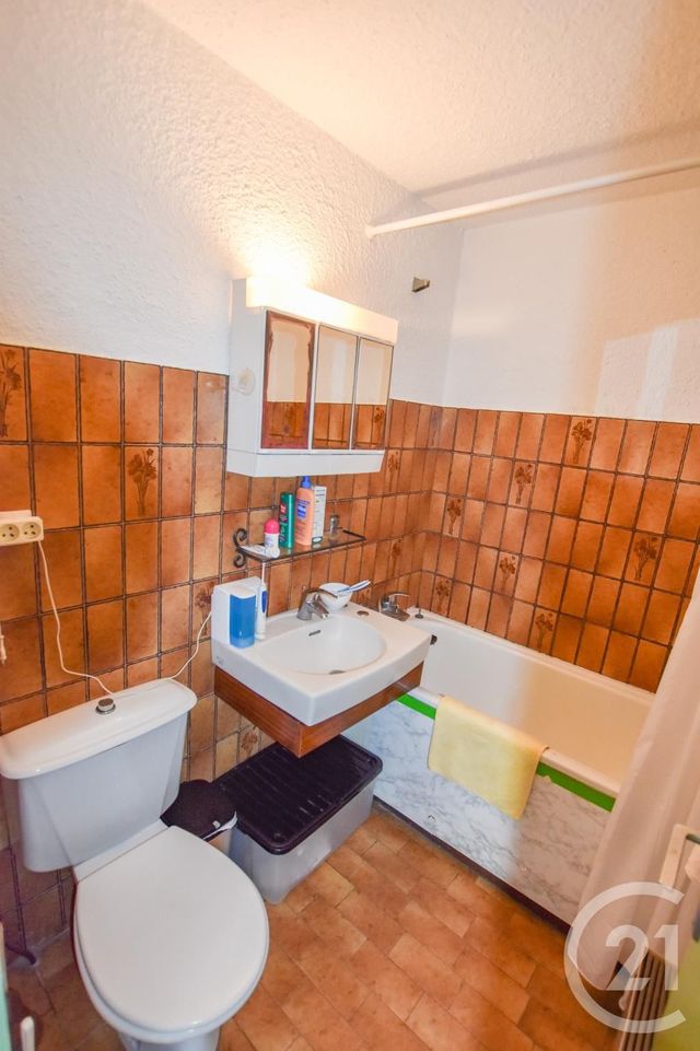 Afficher la photo en grand Appartement T2 à vendre - 2 pièces - 28.0 m2 - CAVALAIRE SUR MER - 83 - PROVENCE-ALPES-COTE-D-AZUR - Century 21 Bianchi Transactions