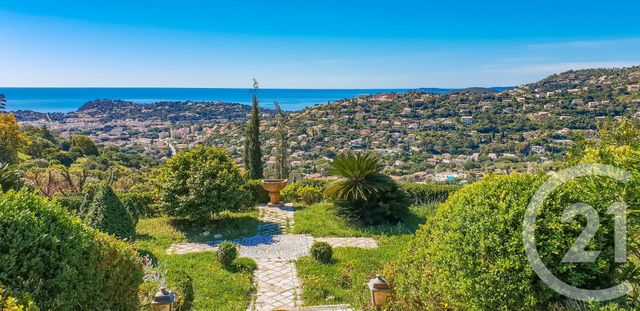 maison à vendre - 9 pièces - 230.0 m2 - CAVALAIRE SUR MER - 83 - PROVENCE-ALPES-COTE-D-AZUR - Century 21 Bianchi Transactions
