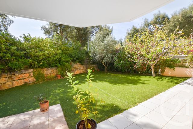 Appartement T3 à vendre - 3 pièces - 61.0 m2 - CAVALAIRE SUR MER - 83 - PROVENCE-ALPES-COTE-D-AZUR - Century 21 Bianchi Transactions