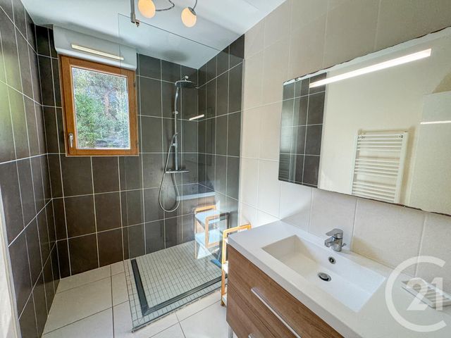 Appartement T3 à vendre - 3 pièces - 62.0 m2 - CAVALAIRE SUR MER - 83 - PROVENCE-ALPES-COTE-D-AZUR - Century 21 Bianchi Transactions