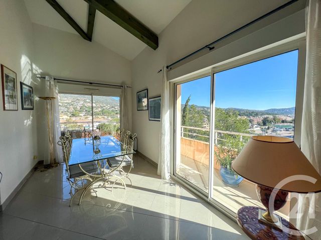 Afficher la photo en grand Appartement à vendre - 4 pièces - 89.0 m2 - CAVALAIRE SUR MER - 83 - PROVENCE-ALPES-COTE-D-AZUR - Century 21 Bianchi Transactions