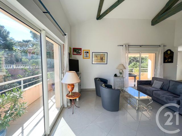 Afficher la photo en grand Appartement à vendre - 4 pièces - 89.0 m2 - CAVALAIRE SUR MER - 83 - PROVENCE-ALPES-COTE-D-AZUR - Century 21 Bianchi Transactions