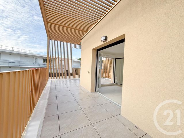 Afficher la photo en grand Appartement à vendre - 4 pièces - 87.12 m2 - CAVALAIRE SUR MER - 83 - PROVENCE-ALPES-COTE-D-AZUR - Century 21 Bianchi Transactions