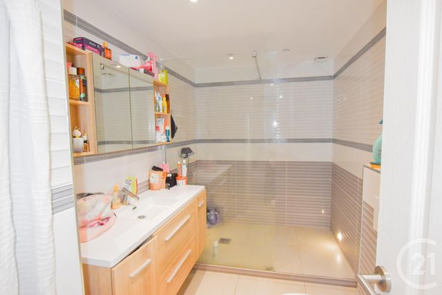 Appartement T3 à vendre - 3 pièces - 79.87 m2 - CAVALAIRE SUR MER - 83 - PROVENCE-ALPES-COTE-D-AZUR - Century 21 Bianchi Transactions