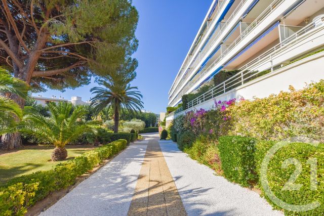 Appartement T3 à vendre - 3 pièces - 70.55 m2 - CAVALAIRE SUR MER - 83 - PROVENCE-ALPES-COTE-D-AZUR - Century 21 Bianchi Transactions