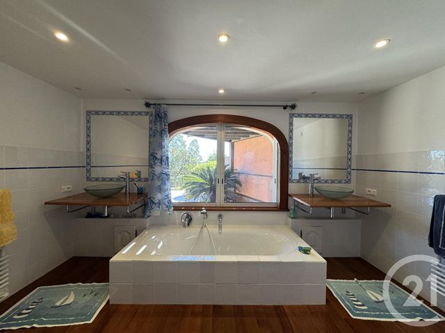 maison à vendre - 5 pièces - 150.0 m2 - CAVALAIRE SUR MER - 83 - PROVENCE-ALPES-COTE-D-AZUR - Century 21 Bianchi Transactions